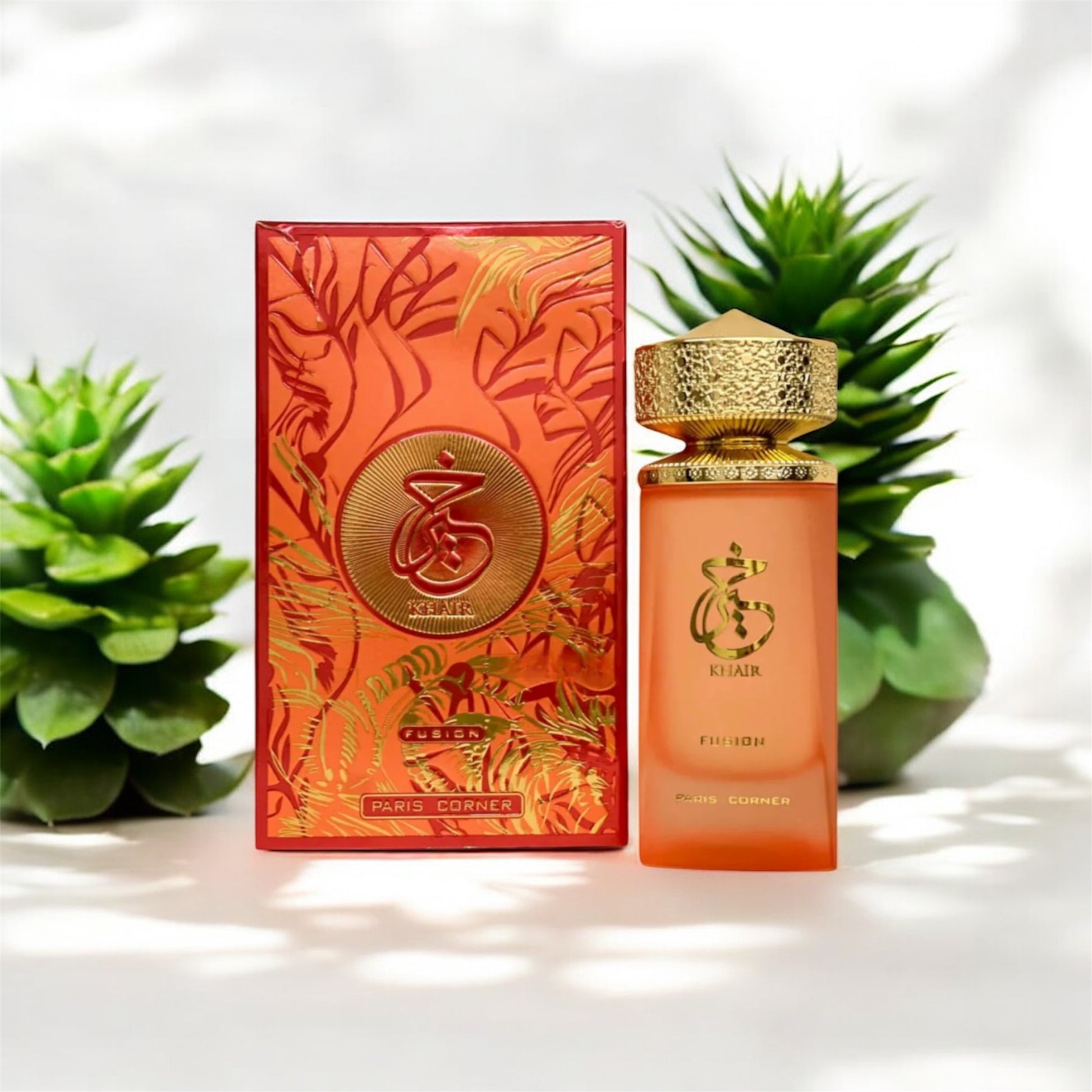 Perfume unisex Khair Fusion de Paris Corner en frasco elegante de 100 ml, fragancia floral frutal con lichi, rosa y sándalo.